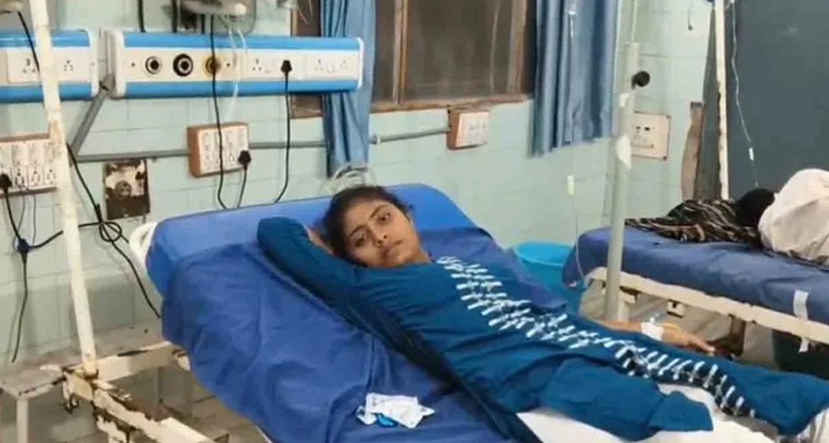 ఏటూరునాగారం గురుకులంలో ఫుడ్ పాయిజన్.. ఆరుగురు విద్యార్థినులకు అస్వస్థత

