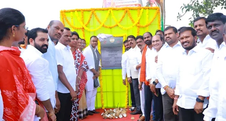 మల్కాపురంలో 60 లక్షల బోర్‌వెల్స్ ప్రారంభం.. ఎమ్మెల్యే రాజగోపాల్ రెడ్డి ద్వారా గ్రామీణ అభివృద్ధికి కొత్త దిశ

