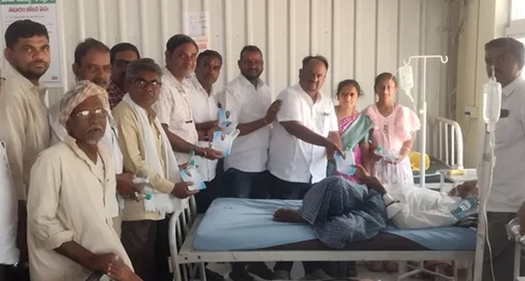 బాన్సువాడ సాయి హనుమాన్ ఆలయ కమిటీ ఆధ్వర్యంలో భోజన పొట్లాల పంపిణీ, రక్తదాన శిబిరం

