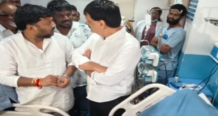 ఆరోగ్య సమస్యలతో బాధపడుతున్న ఫిష్ వెంకట్‌ను పరామర్శించిన మైనంపల్లి

