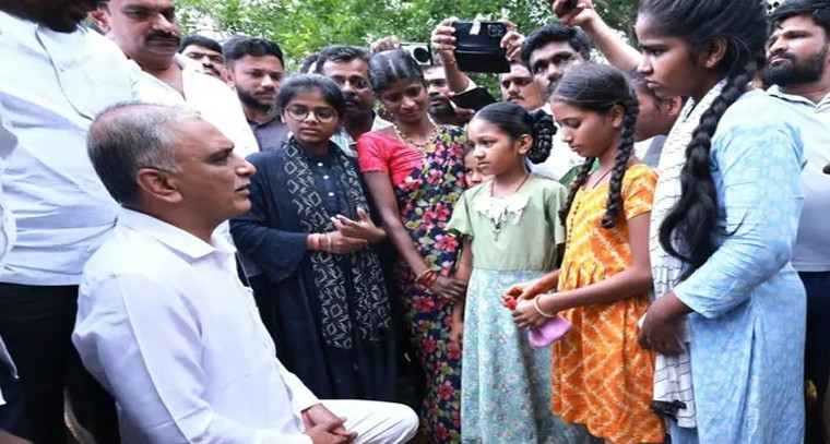 గురుకుల విద్యార్థుల విషాహారం ఘటన.. రేవంత్‌పై హరీశ్ రావు ఆగ్రహం

