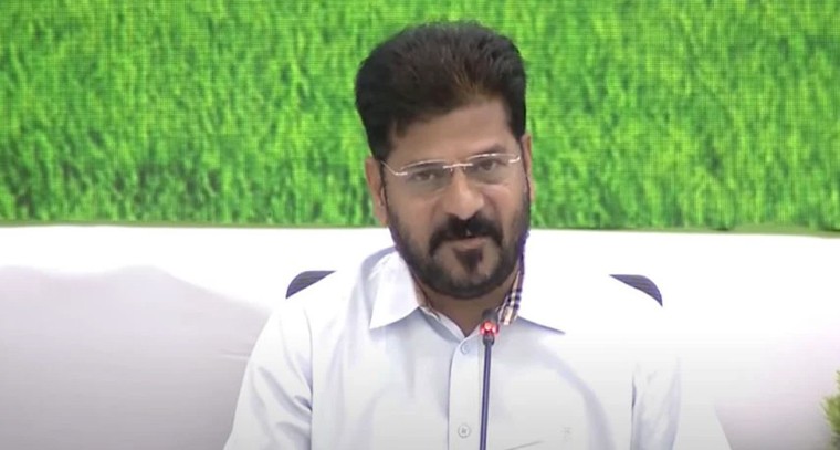 తెలంగాణలో రైల్వే ప్రాజెక్టులకు వేగం.. సీఎం రేవంత్ కీలక సమీక్ష

