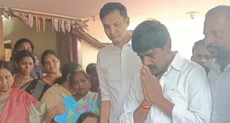 కాంగ్రెస్ నాయకుడు కరాటే రామ నరసింహారెడ్డి మృతి.. నకిరేకల్ ఎమ్మెల్యే నివాళులు

