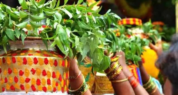 తెలంగాణలో బోనాల జాతర.. ఎల్లుండి సెలవు వైభవం

