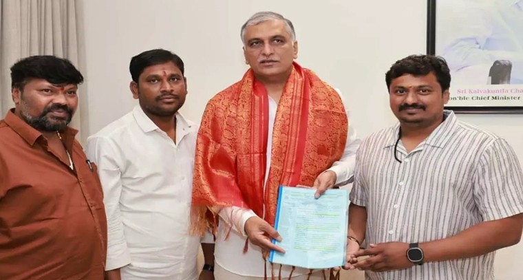 రేషన్ డీలర్ల కమీషన్ బకాయిలపై హరీశ్ రావు ఆగ్రహం.. ప్రభుత్వాల నిర్లక్ష్యంపై ధ్వజం

