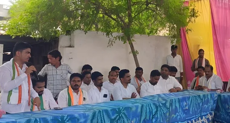 నార్నూర్‌లో కాంగ్రెస్ బలోపేతానికి కృషి.. యువజన కాంగ్రెస్ సమావేశం

