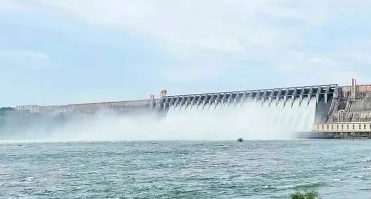నాగార్జునసాగర్‌కు భారీ వరద ప్రవాహం.. పరీవాహక ప్రాంతాల్లో రెడ్ అలర్ట్

