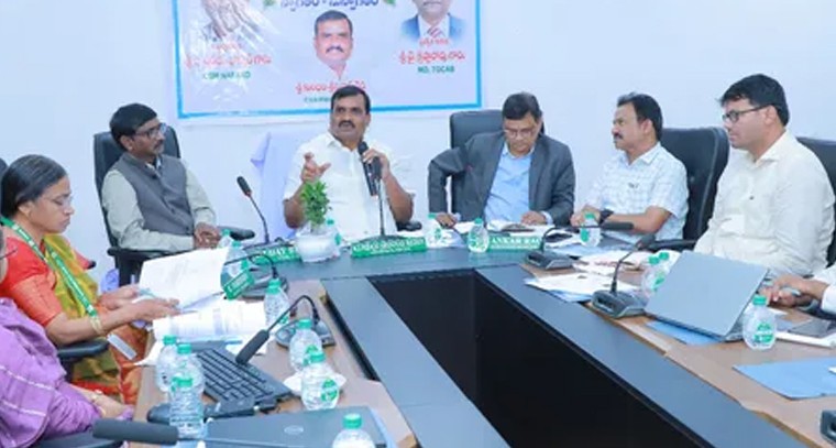 మహిళా స్వయం సహాయక సంఘాలకు తక్కువ వడ్డీ రుణాలతో ఆర్థిక బలోపేతం

