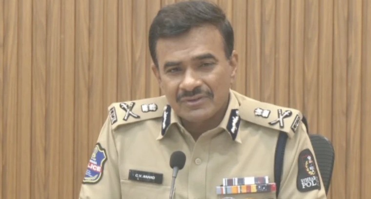 దేశంలోనే అతిపెద్ద పైరసీ ముఠా.. హైదరాబాద్ పోలీసుల సాయుధ పూర్విక

