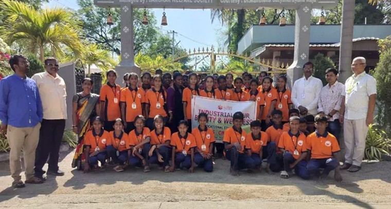 విద్యార్థులకు క్షేత్రస్థాయి విజ్ఞానం.. చిల్లర్గి పాఠశాల ఆధ్వర్యంలో విద్యా యాత్ర

