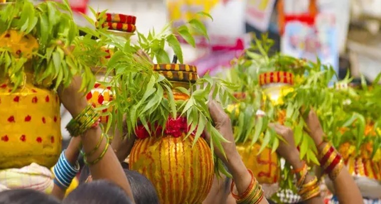 సికింద్రాబాద్‌ బోనాల పండుగలో ఆకతాయిల అరాచకం.. 478 మందిపై షీ టీమ్స్ చర్యలు

