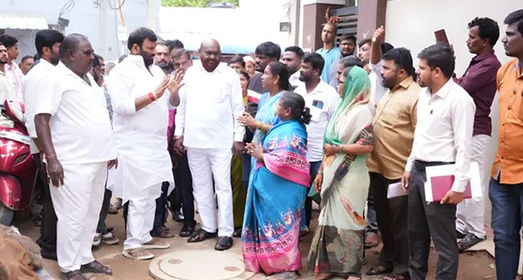 సుభాష్ చంద్రబోస్ నగర్.. ఎలో సీసీ రోడ్ల సాంక్షన్: మాజీ ఎమ్మెల్యే కూన శ్రీశైలం గౌడ్ పర్యటన

