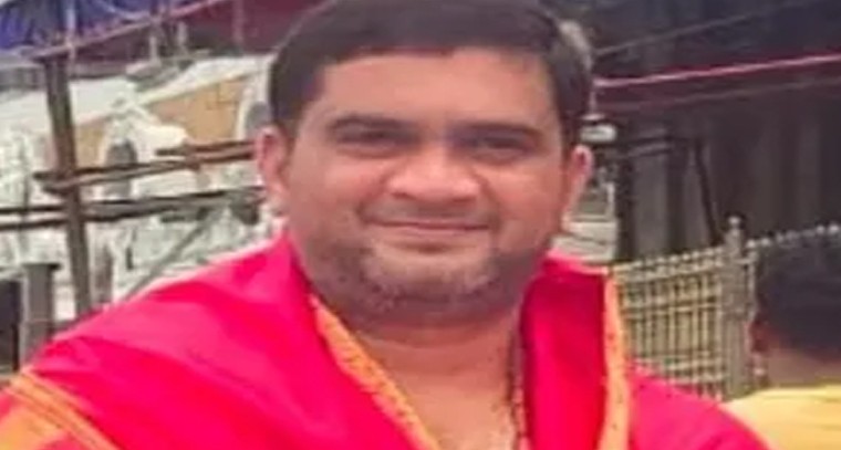 నల్లగొండ ప్రభుత్వ హాస్పిటల్ క్లర్క్ సస్పెన్షన్.. అవినీతిపై కఠిన చర్యలు

