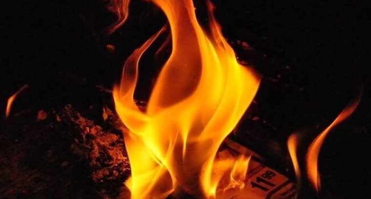 మేడ్చల్ జిల్లాలో ఘోరం.. ఏడుస్తున్నాడని కన్నబిడ్డను నిప్పుల్లో వేసి చంపిన తల్లి

