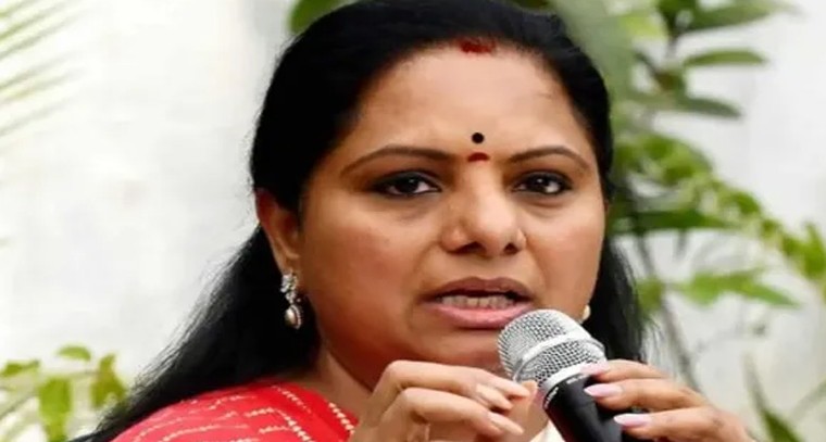 తెలంగాణ మహనీయులకు అవమానం.. కవిత ఆగ్రహం

