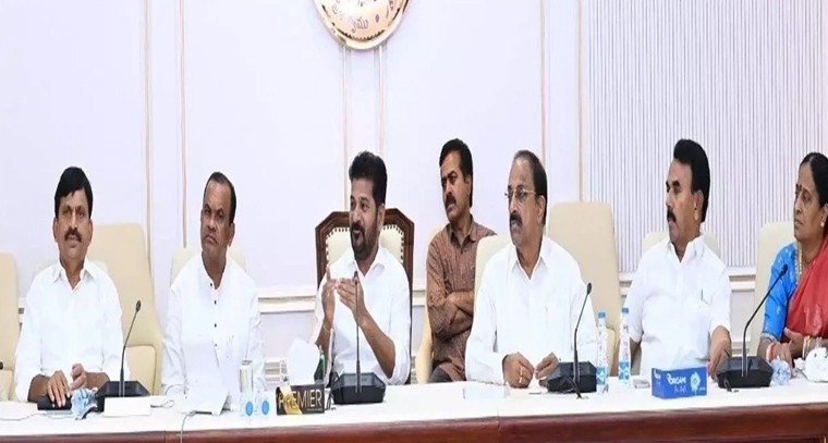 తెలంగాణ కేబినెట్ సమావేశం.. మహాలక్ష్మి పథకం, బీసీ రిజర్వేషన్‌పై కీలక చర్చలు

