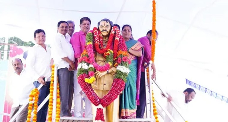 వంగవీటి మోహన్ రంగా జయంతి.. కూకట్‌పల్లి బాలాజీ నగర్‌లో ఘన నివాళి

