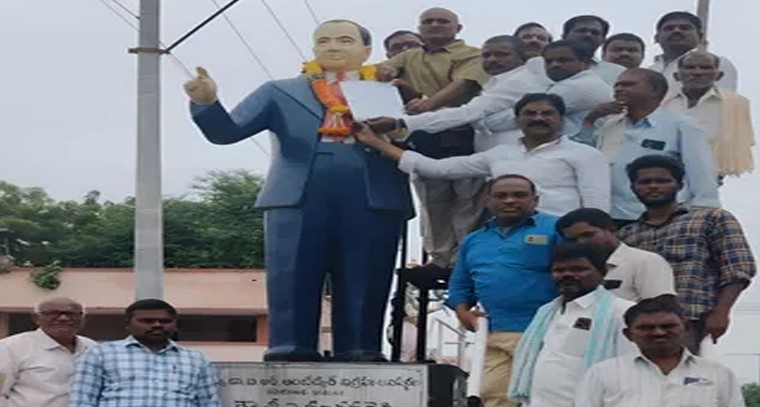 స్థానిక సంస్థల ఎన్నికల్లో 42% రిజర్వేషన్ల డిమాండ్.. బీసీ సంఘం ఆందోళన

