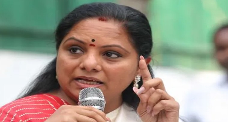 రేవంత్ రెడ్డిపై కవిత ఆగ్రహం.. అవినీతి చక్రవర్తి బిరుదు, రూ.2 లక్షల కోట్ల అప్పు ఆరోపణలు

