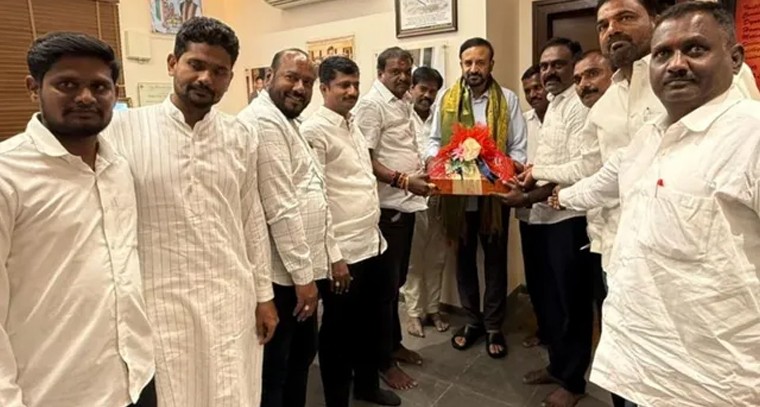 ఎల్లారెడ్డి అభివృద్ధిపై ఎమ్మెల్యే మదన్ మోహన్ రావు ప్రత్యేక నజర్.. ఘనంగా సన్మానించిన కాంగ్రెస్ శ్రేణులు

