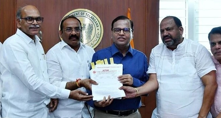 తెలంగాణ సర్కార్‌ కీలక నిర్ణయం.. ఉద్యోగులు, పెన్షనర్లకు 'అన్‌లిమిటెడ్' హెల్త్ పాలసీ

