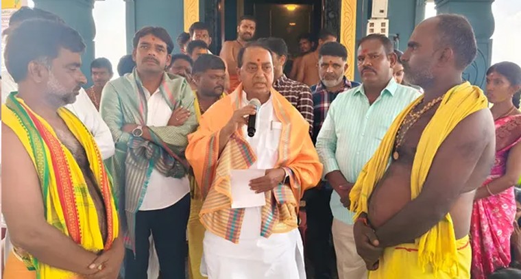 నిర్మల్‌లో ఆలయ అభివృద్ధికి మాజీ మంత్రి అల్లోల్ల కృషి


