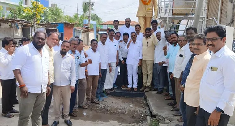 తెలంగాణ సిద్ధాంతకర్తకు బాన్సువాడ కాంగ్రెస్ ఘన నివాళి

