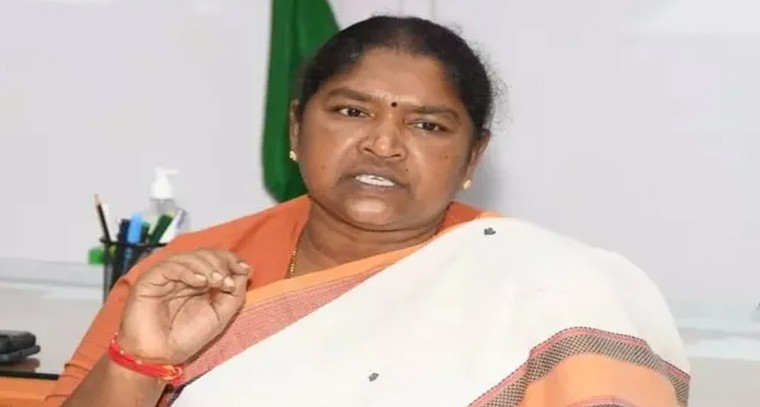 మహిళల ఆర్థిక సాధికారతకు ప్రభుత్వం కట్టుబడి.. సీతక్క

