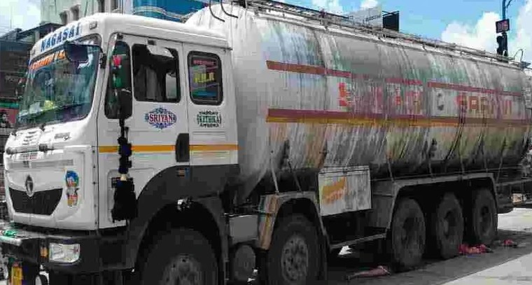 ట్యాంకర్ ఢీకొట్టిన మహిళ మృతి.. సంగారెడ్డిలో ఘోర రోడ్డు ప్రమాదం

