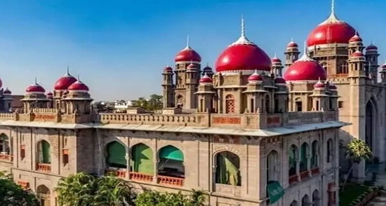 బీసీ రిజర్వేషన్ల పై హైకోర్టు కీలక ఆదేశాలు.. స్థానిక సంస్థల ఎన్నికల నిర్వహణపై సందిగ్ధత

