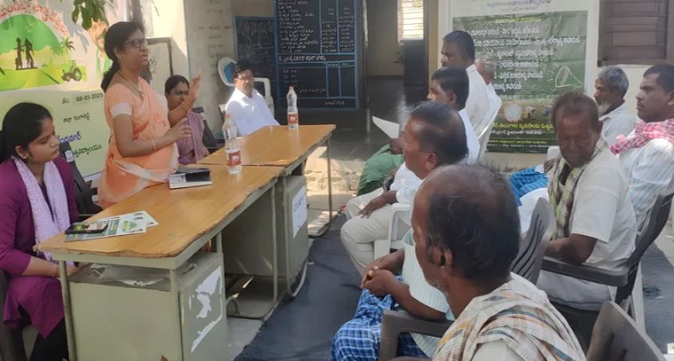 చెవేళ్లలో రైతు ముంగిట్లో శాస్త్రవేత్తలు

