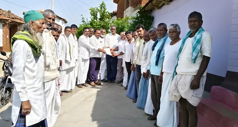 కాటేపల్లిలో సీఎంఆర్ఎఫ్ చెక్కుల పంపిణీ.. నిరుపేదలకు ఆర్థిక భరోసా

