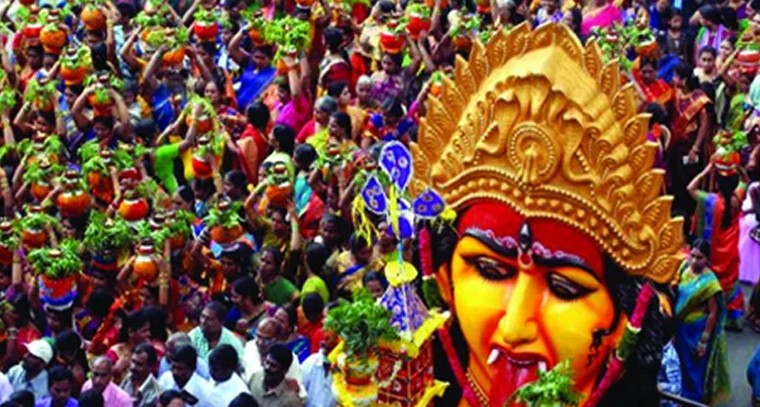హైదరాబాద్ బోనాల జాతరలో దొంగల హవా.. భక్తులు జాగ్రత్త

