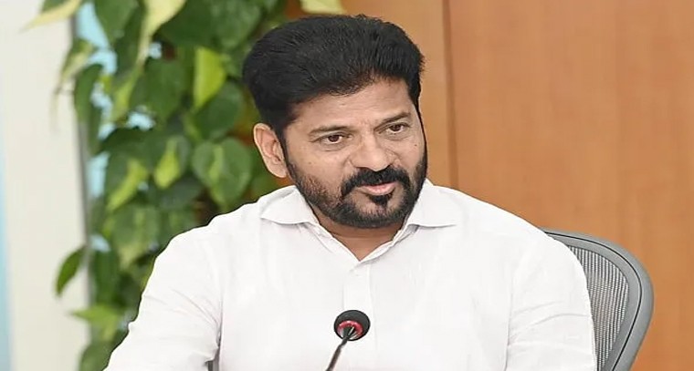 విద్య, వర్షాలపై కమాండ్ కంట్రోల్ సెంటర్‌లో సమీక్ష.. సీఎం రేవంత్ కీలక నిర్ణయాల దిశగా

