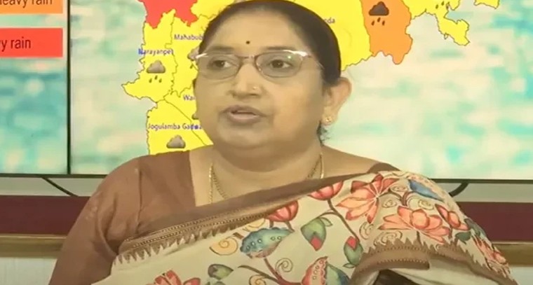 తెలంగాణలో వర్ష బీభత్సం.. రెడ్, ఆరెంజ్‌ అలర్ట్‌లు జారీ

