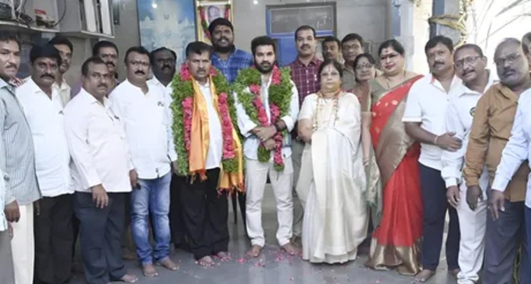 ముషీరాబాద్ ఎమ్మెల్యే ముఠా గోపాల్ చిక్కడపల్లి వెంకటేశ్వర స్వామిని దర్శించుకున్నారు

