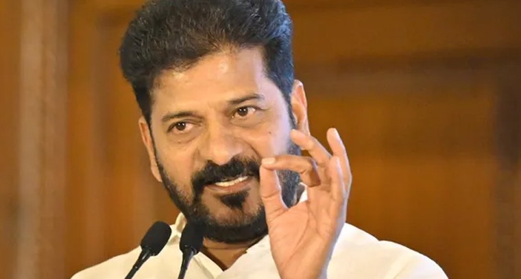 మెదక్ జిల్లా పేరు చెబితే ఇందిరాగాంధీ గుర్తుకువస్తారు: రేవంత్‌

