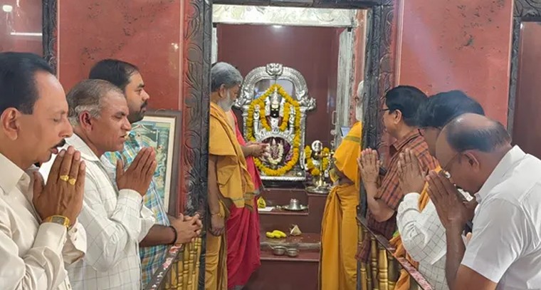 ఆపరేషన్ సింధూర్ విజయవంతం కావాలని ప్రత్యేక పూజలు

