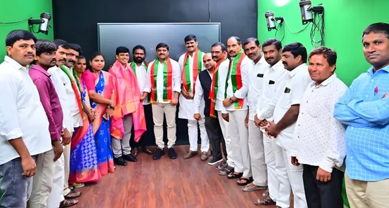 నిజాంపేటలో బీసీ ఉద్యమానికి బలం.. తీన్మార్ మల్లన్నతో బీసీ నాయకుల భేటీ

