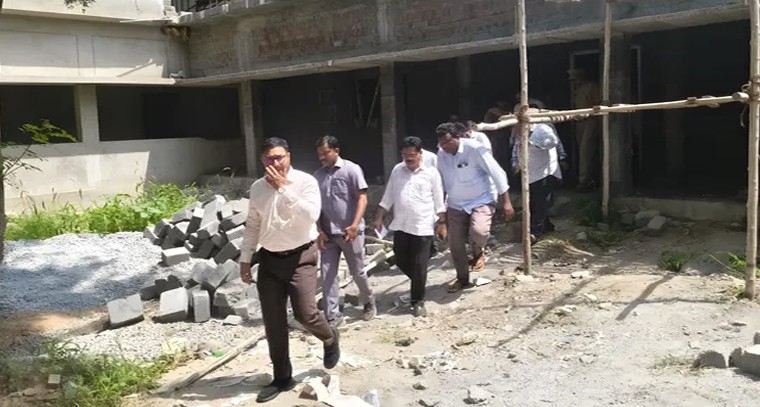 కోదాడలో కలెక్టర్ తనిఖీలు.. విధుల్లో బాధ్యత కీలకం

