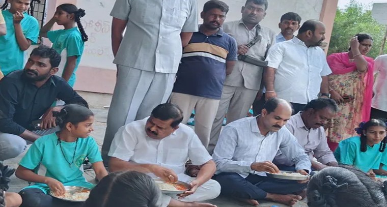 దేవరకొండలో ఎమ్మెల్యే బాలు నాయక్ ఆకస్మిక తనిఖీ.. ముదిగొండ బాలికల ఆశ్రమ పాఠశాలలో విద్యార్థినుల సంక్షేమంపై దృష్టి

