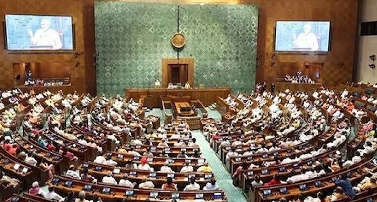 తెలంగాణ బీసీ రిజర్వేషన్ల పెంపుపై కేంద్రం కీలక ప్రకటన.. రాష్ట్రపతి పరిశీలనలో రెండు బిల్లులు

