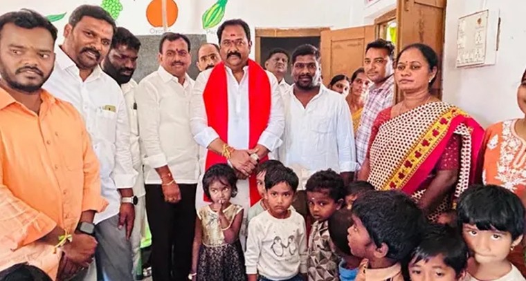 ఫరీద్‌పేట అంగన్‌వాడీ కేంద్రంలో ఎమ్మెల్యే కాటిపల్లి ఆకస్మిక తనిఖీ.. విధుల్లో నిర్లక్ష్యం వహిస్తే చర్యలు తప్పవని హెచ్చరిక

