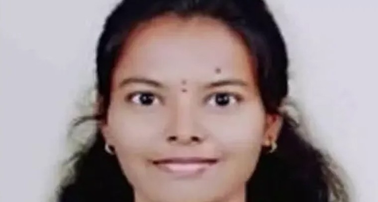 రాజేశ్వరి.. నిరంతర కృషితో నాలుగు ప్రభుత్వ ఉద్యోగాలు సాధించిన స్ఫూర్తి

