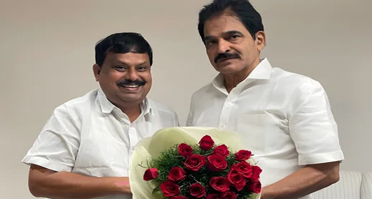 ఢిల్లీలో బీసీల రిజర్వేషన్ల కోసం ఉద్యమంలో భాగమైన దేవరకొండ ఎమ్మెల్యే బాలు

