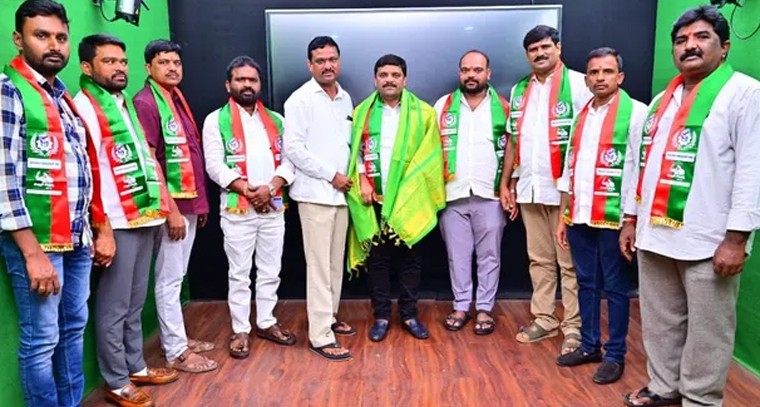 తీన్మార్ మల్లన్నకు వీరమోని అంజి గౌడ్ మద్దతు.. తెలంగాణ రాజ్యాధికార పార్టీ ఆవిర్భావం

