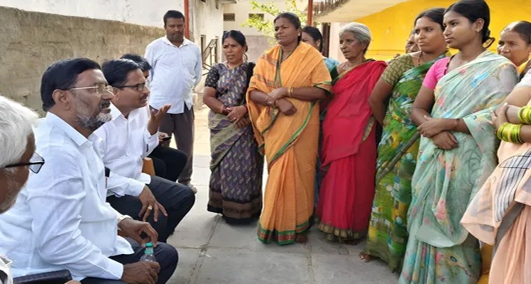కాలనీలో ఉన్న సమస్యలు పరిష్కరిస్తా: మహబూబ్ నగర్ ఎమ్మెల్యే

