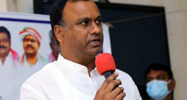 కాంగ్రెస్‌నే నమ్ముకున్న కుటుంబం.. ప్రచారాలు అవాస్తవం – కోమటిరెడ్డి రాజగోపాల్ రెడ్డి

