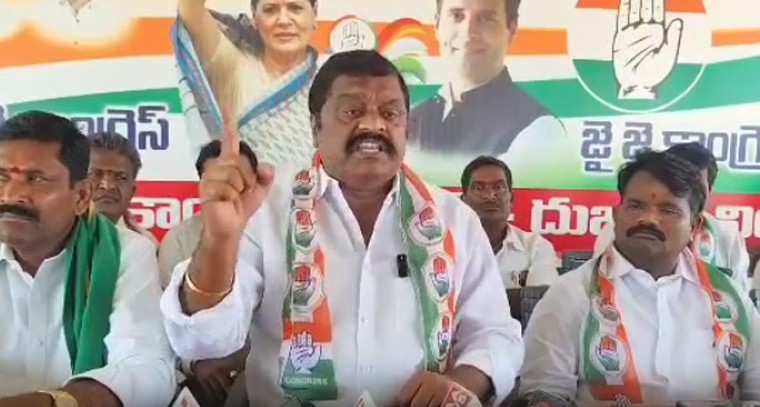 దుబ్బాక ఎమ్మెల్యేకు మతిభ్రమించినట్టుంది.. చెరుకు శ్రీనివాస్ రెడ్డి విమర్శ

