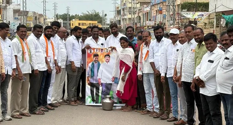 చొప్పదండిలో బీసీ రిజర్వేషన్ నిర్ణయంపై ఘన సంబరాలు

